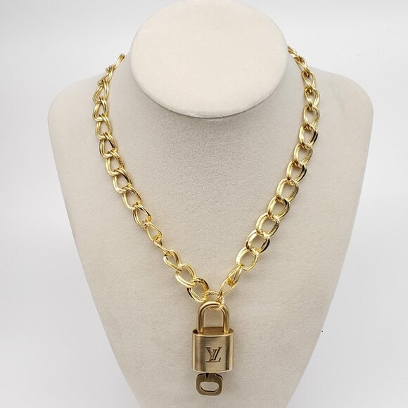 Authentic Louis Vuitton Gold Padlock w/ Unbranded Fashion Stainless Steel Chain - Picture 2 of 9